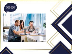 Unternehmen am Black Friday: Fröhliche-Kollegen-diskutieren-New-Work-Strategie